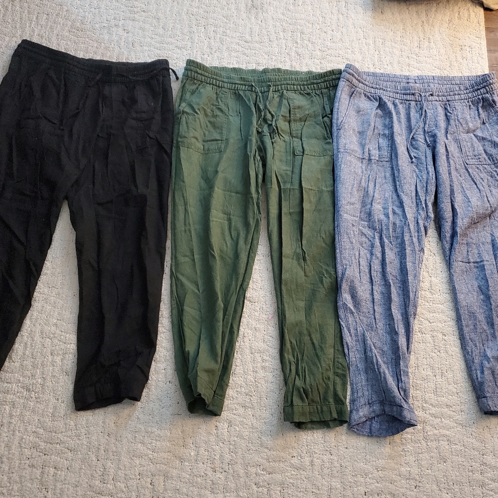 Lot / Bundle of Old Navy size Medium linen capris